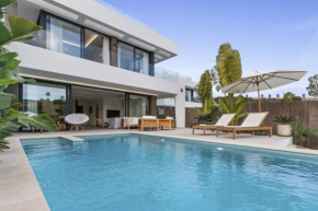 Elegant and family-friendly villa near the beach, Benagalbón